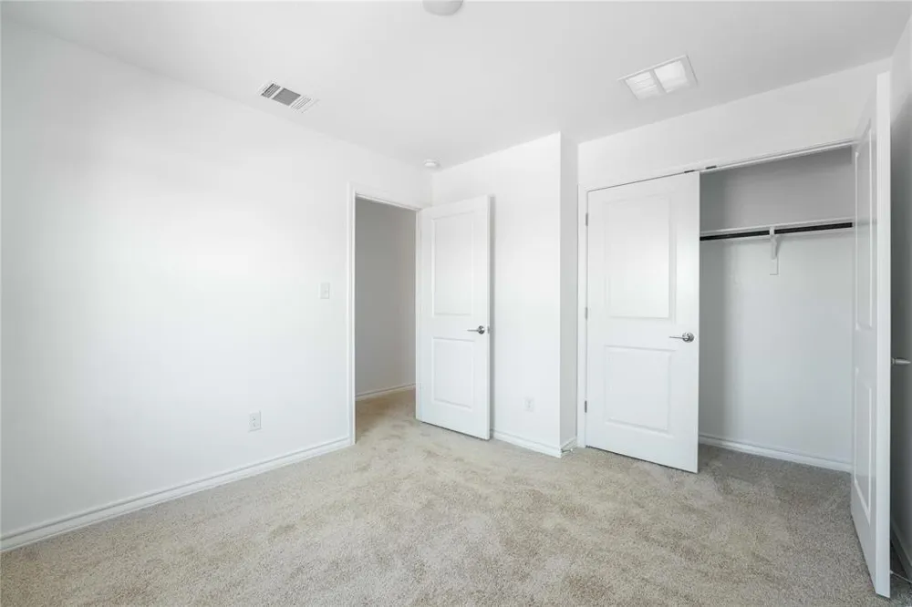 103 W Thurman Holt Road Hutto, TX 78634