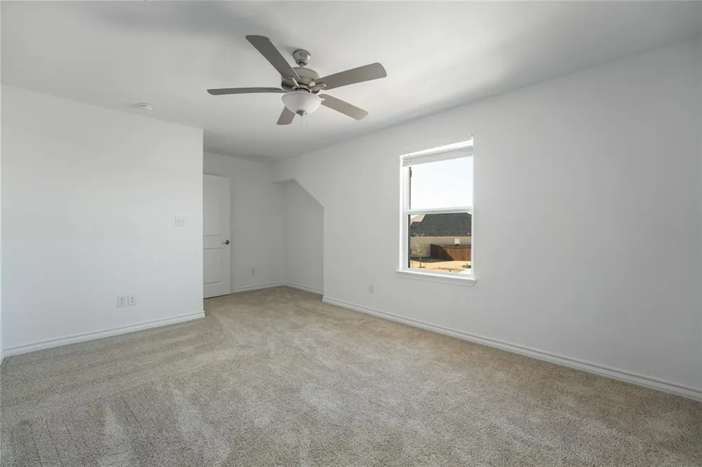 103 W Thurman Holt Road Hutto, TX 78634