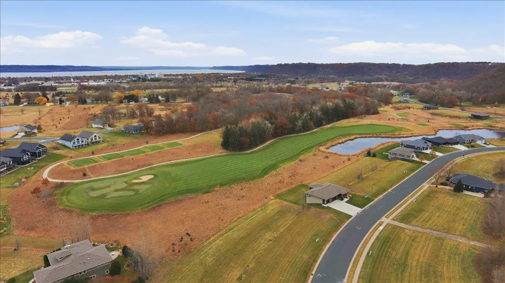 2563 Clubhouse Drive Lake City, MN 55041