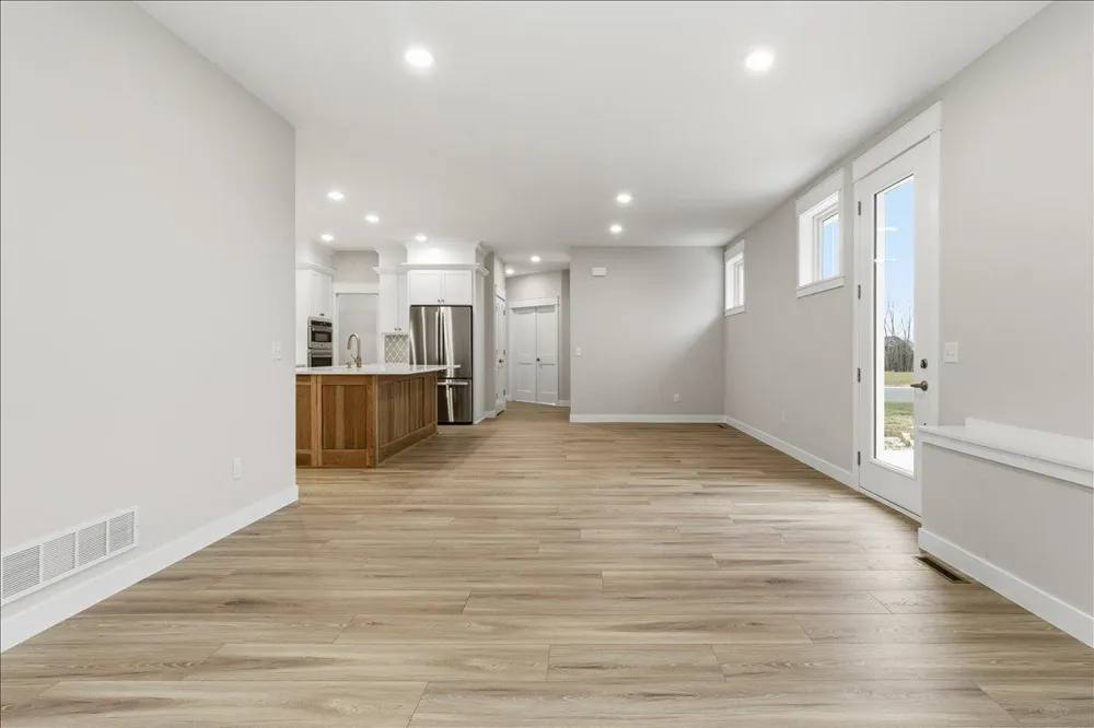 2563 Clubhouse Drive Lake City, MN 55041