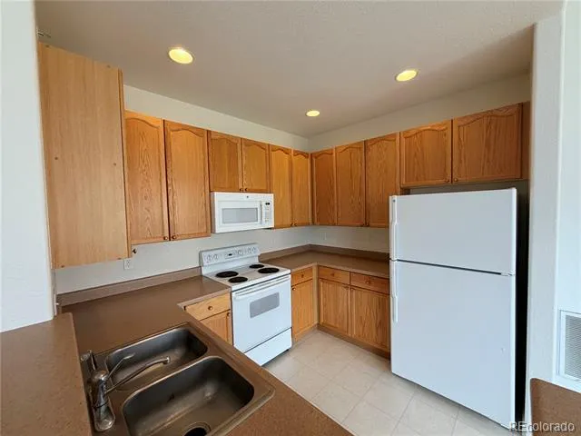 8456 S Hoyt Way #308 Littleton, CO 80128