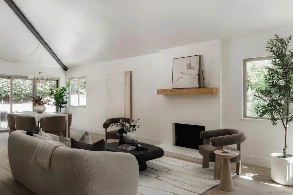 1642 Via Barlovento San Marcos, CA 92078