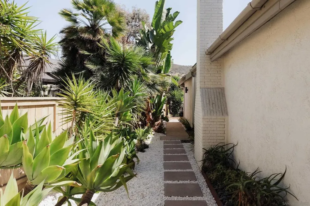 1642 Via Barlovento San Marcos, CA 92078