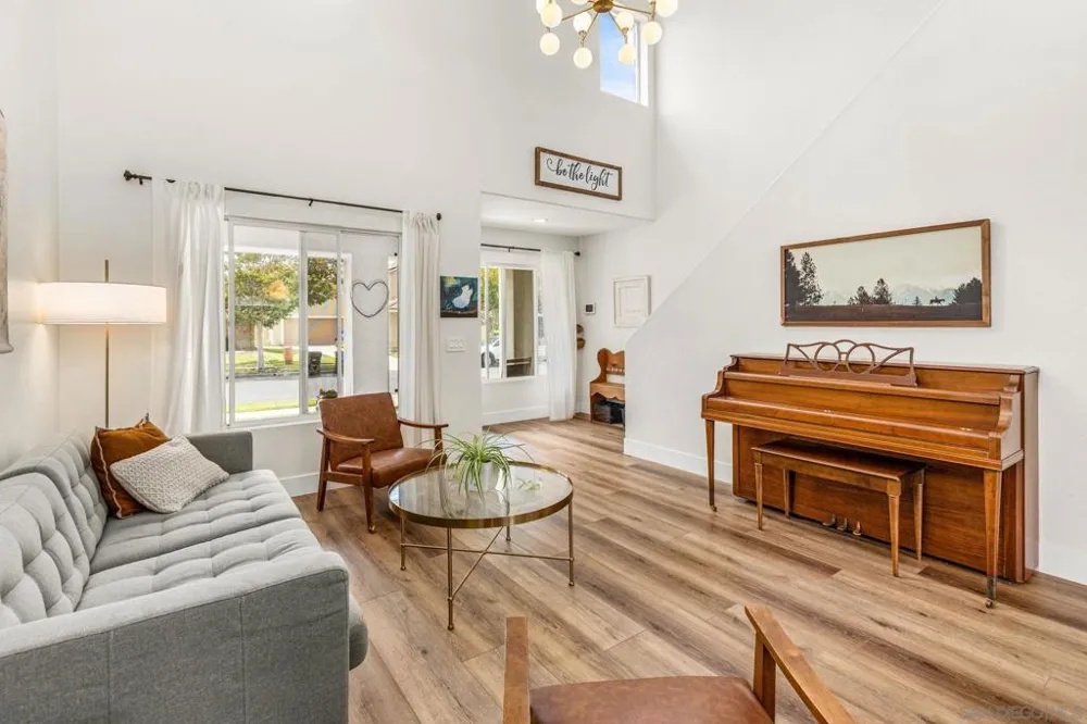 1616 Rd San Diego, CA 91913