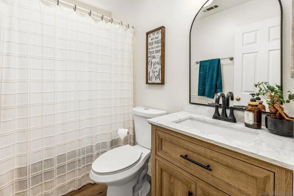 1616 Rd San Diego, CA 91913
