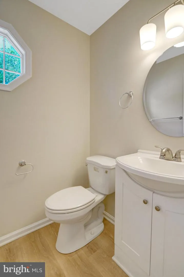 8847 WINDING HOLLOW WAY Springfield, VA 22152