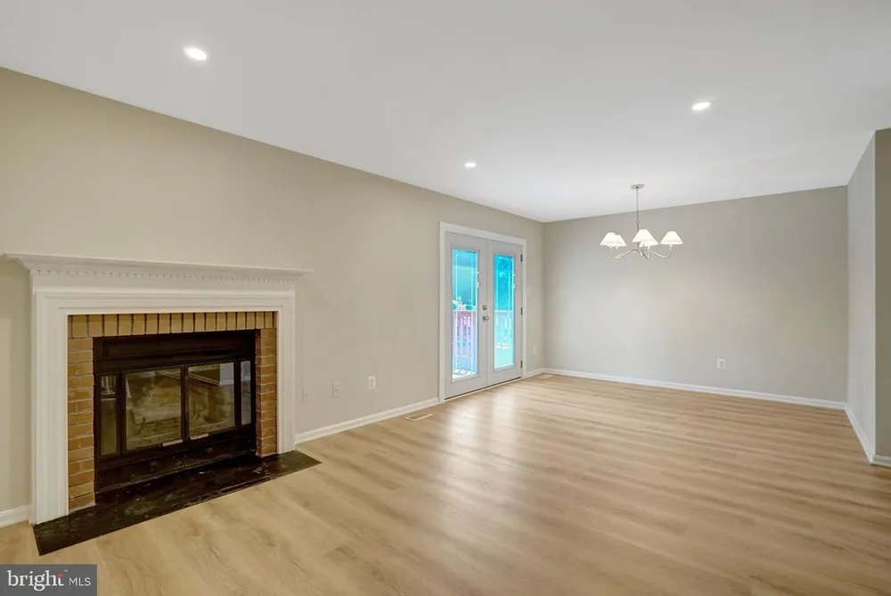 8847 WINDING HOLLOW WAY Springfield, VA 22152
