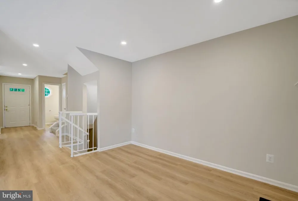 8847 WINDING HOLLOW WAY Springfield, VA 22152