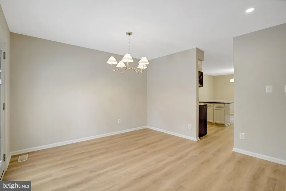 8847 WINDING HOLLOW WAY Springfield, VA 22152