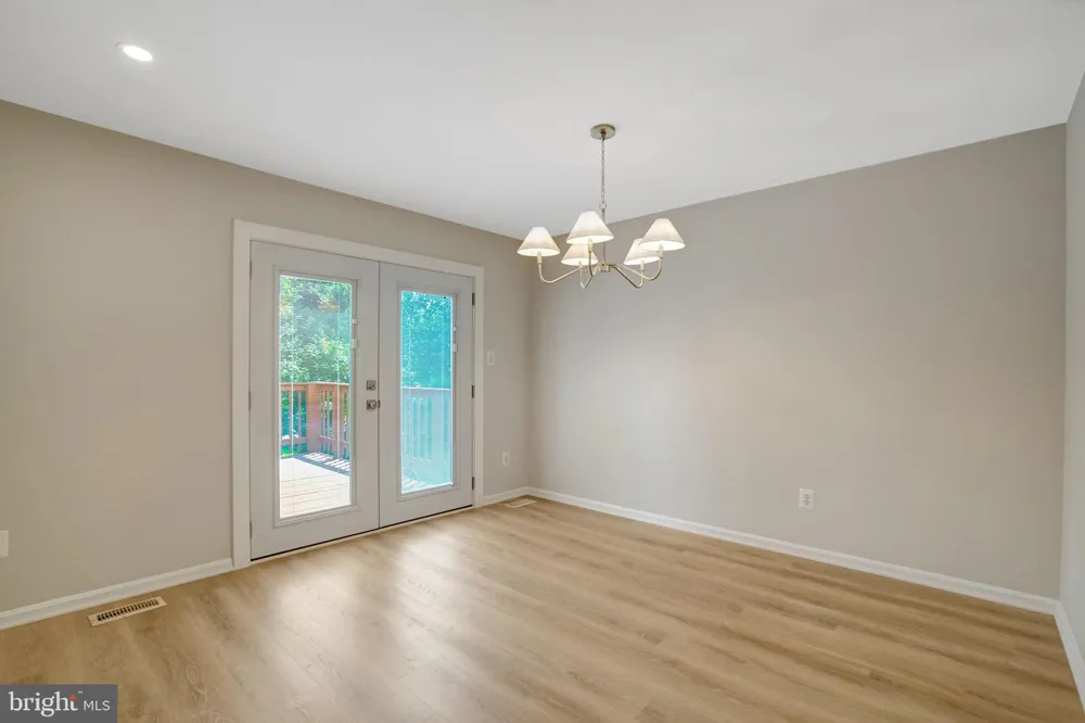 8847 WINDING HOLLOW WAY Springfield, VA 22152