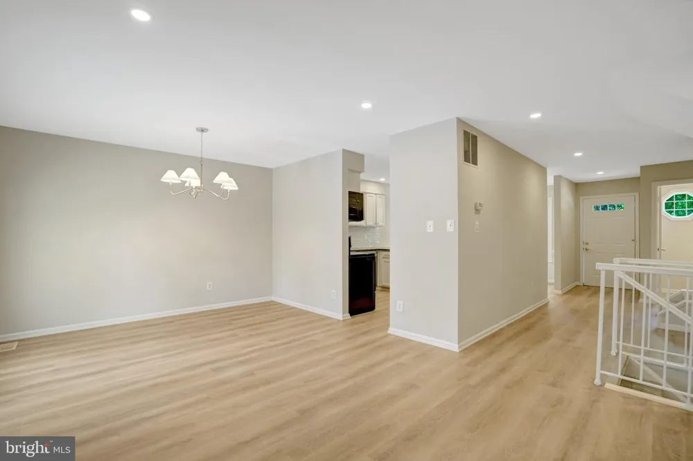8847 WINDING HOLLOW WAY Springfield, VA 22152