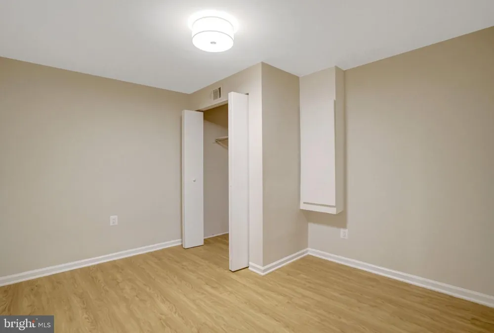 8847 WINDING HOLLOW WAY Springfield, VA 22152