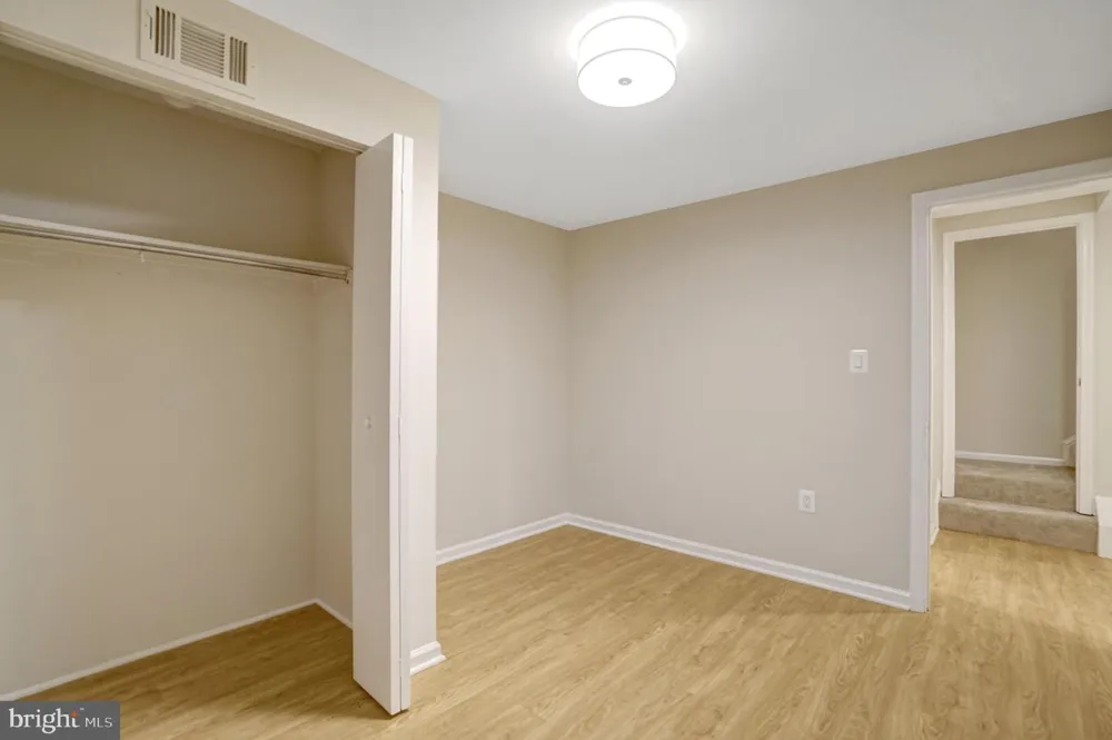 8847 WINDING HOLLOW WAY Springfield, VA 22152
