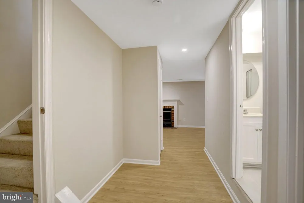 8847 WINDING HOLLOW WAY Springfield, VA 22152