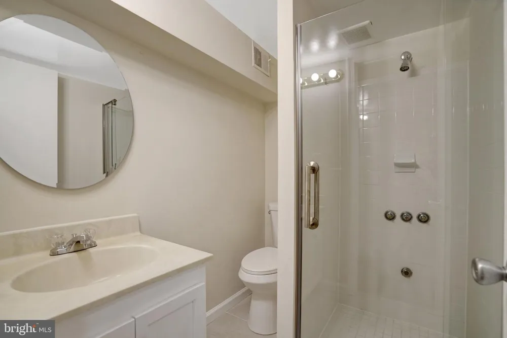 8847 WINDING HOLLOW WAY Springfield, VA 22152