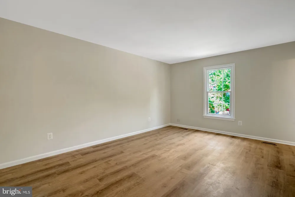 8847 WINDING HOLLOW WAY Springfield, VA 22152