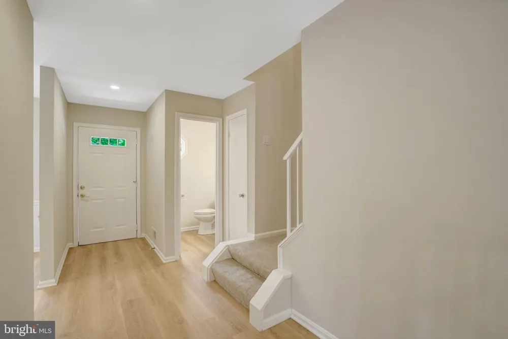 8847 WINDING HOLLOW WAY Springfield, VA 22152