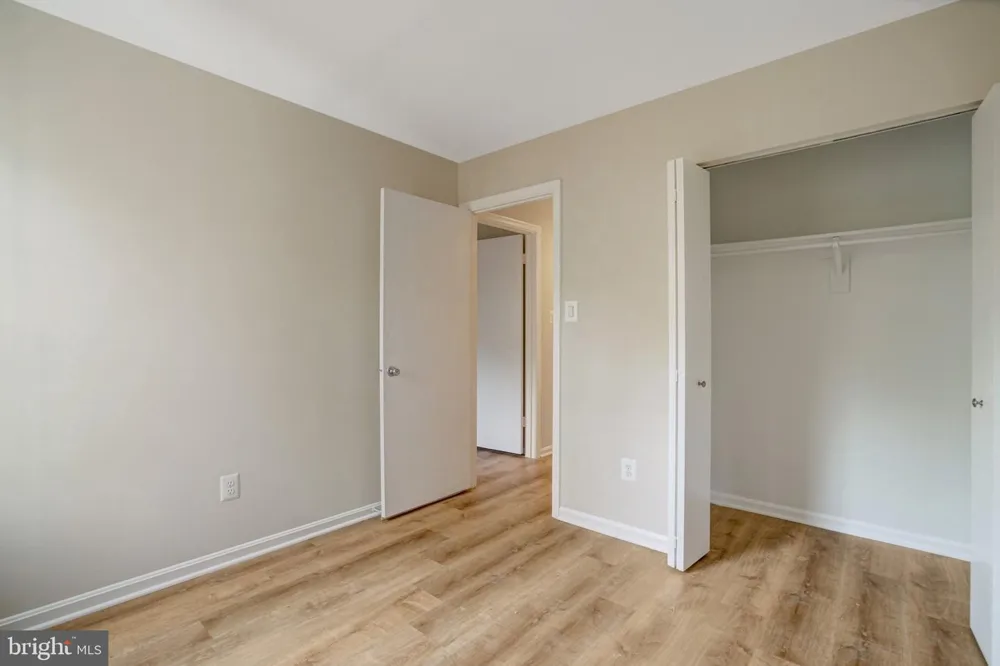 8847 WINDING HOLLOW WAY Springfield, VA 22152
