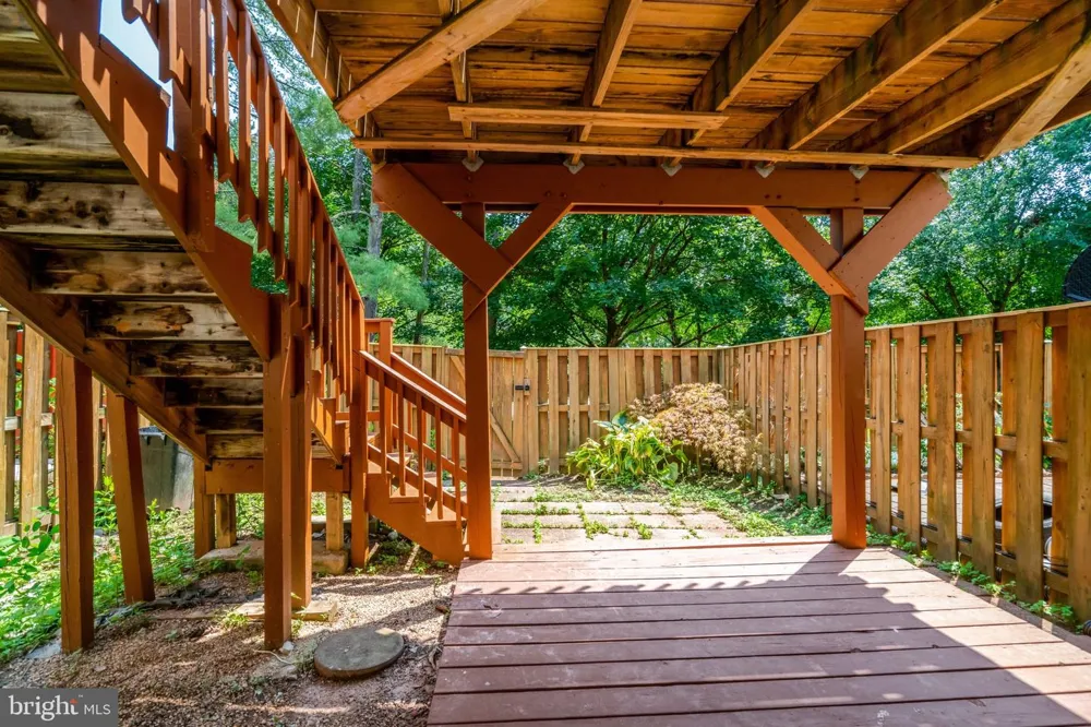 8847 WINDING HOLLOW WAY Springfield, VA 22152
