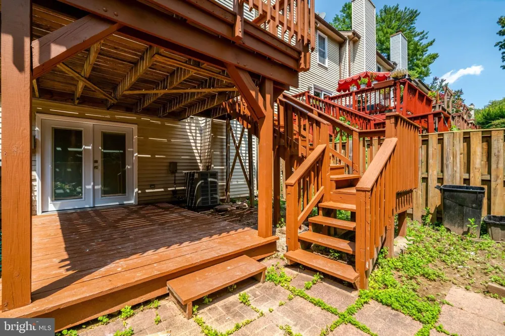 8847 WINDING HOLLOW WAY Springfield, VA 22152