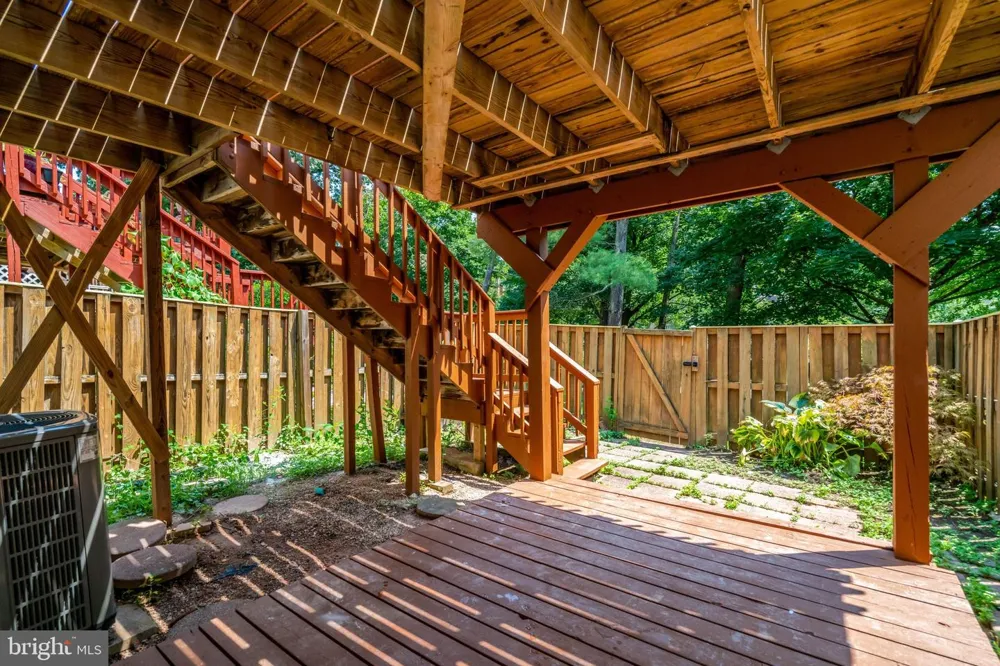 8847 WINDING HOLLOW WAY Springfield, VA 22152