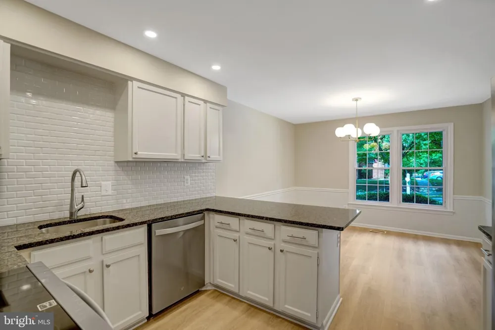 8847 WINDING HOLLOW WAY Springfield, VA 22152