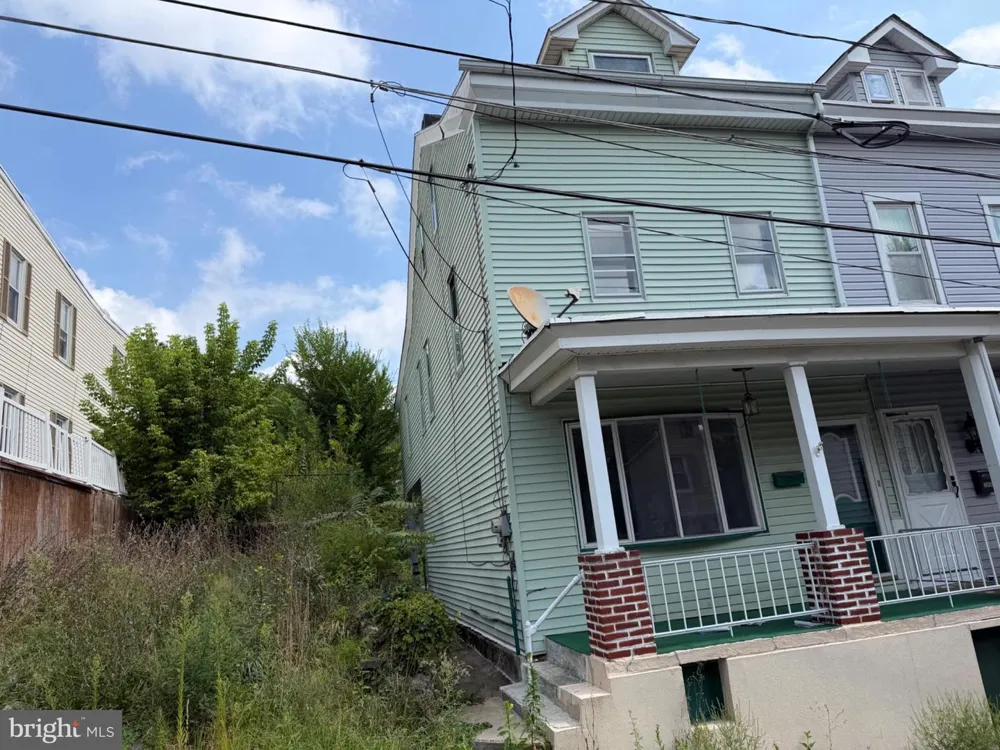 202 9TH STREET Pottsville, PA 17901