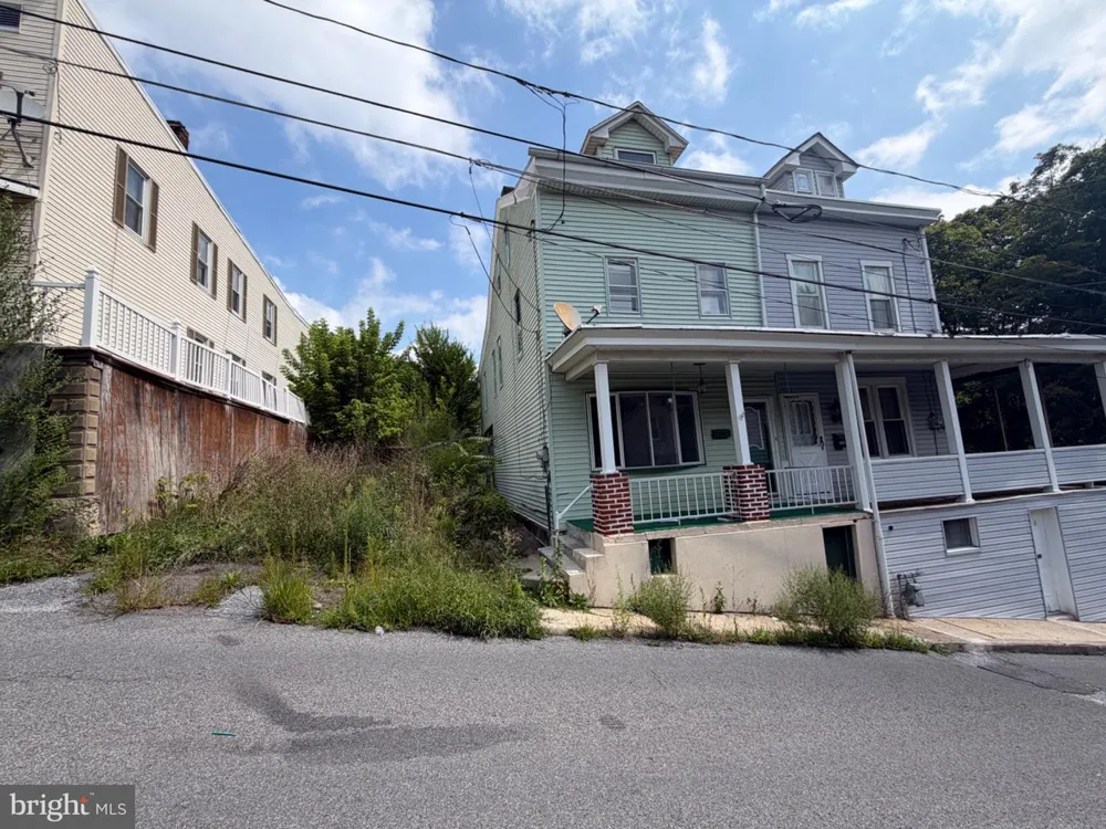 202 9TH STREET Pottsville, PA 17901