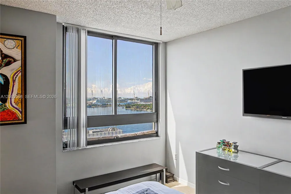 1330 West Ave #2412 Miami Beach, FL 33139