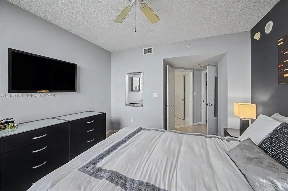 1330 West Ave #2412 Miami Beach, FL 33139
