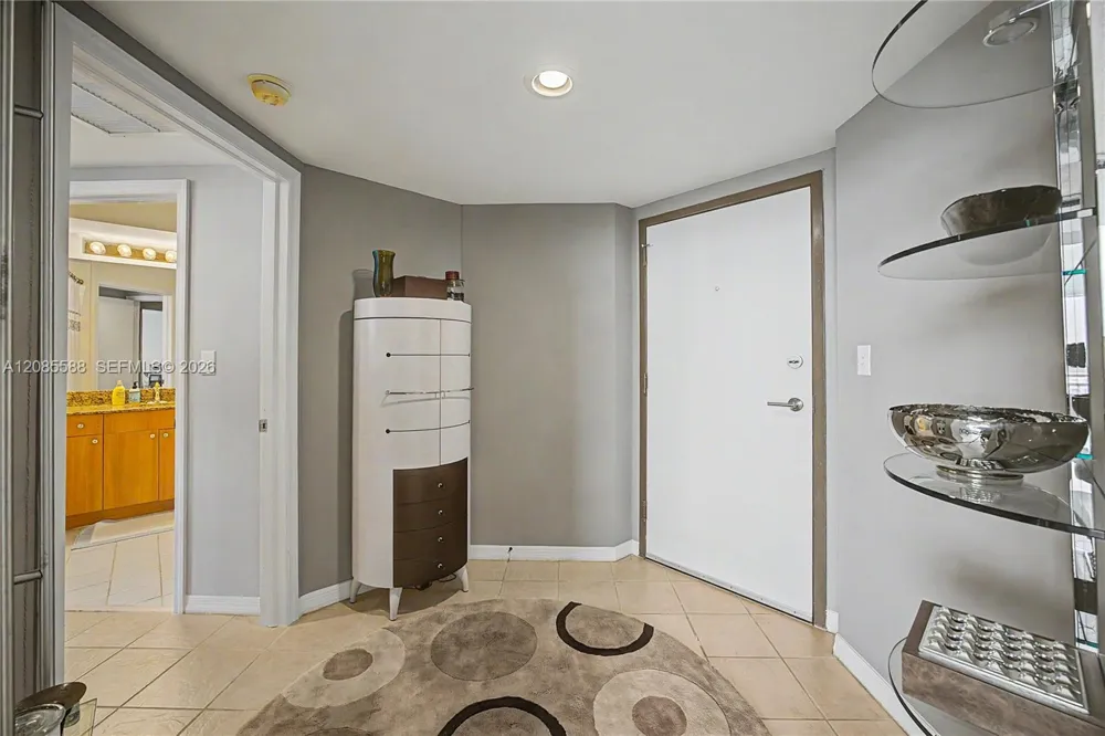 1330 West Ave #2412 Miami Beach, FL 33139