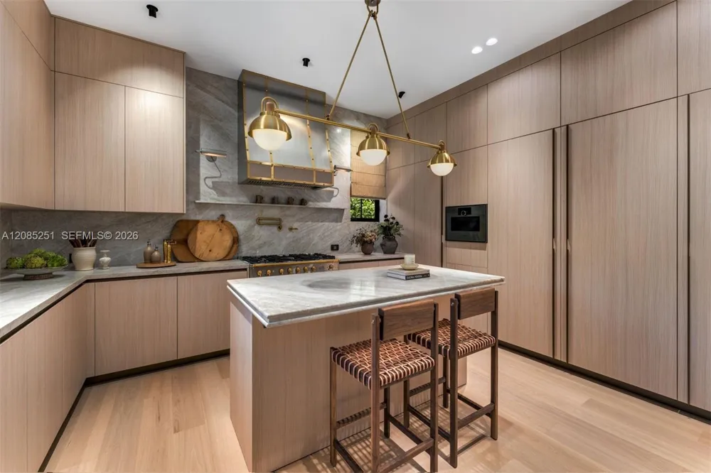 418 Castania Ave Coral Gables, FL 33146