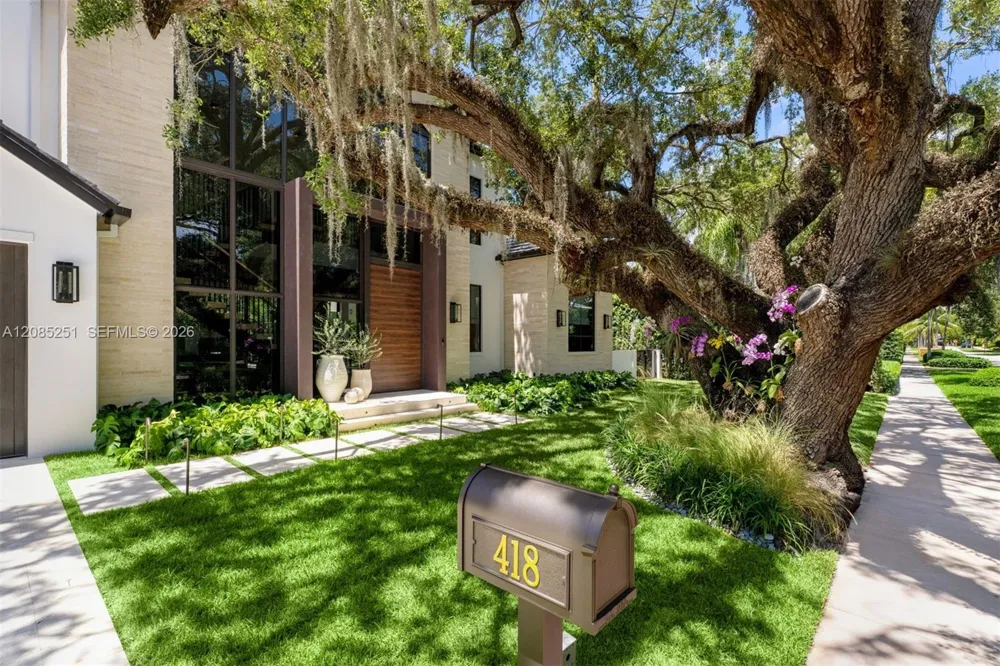 418 Castania Ave Coral Gables, FL 33146