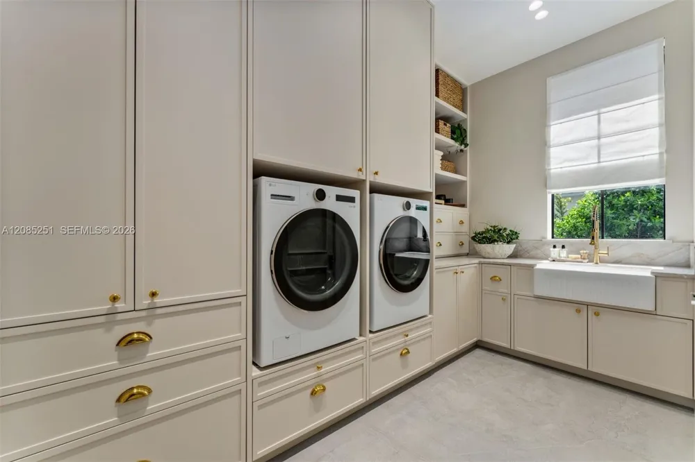 418 Castania Ave Coral Gables, FL 33146