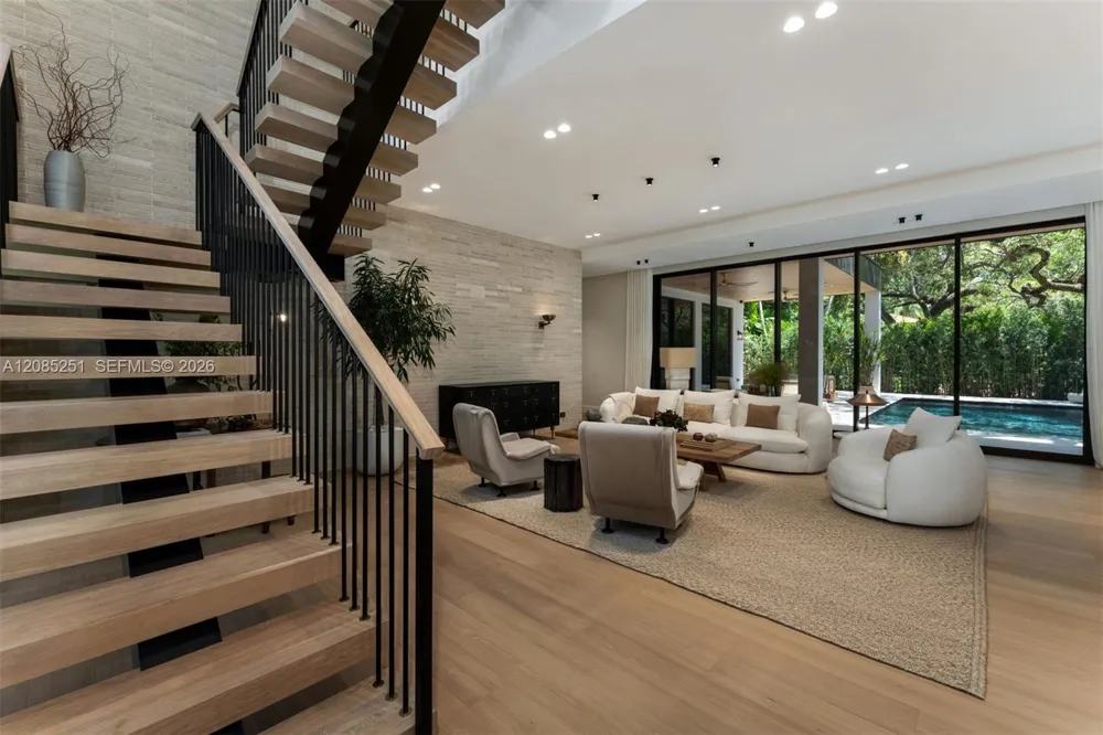 418 Castania Ave Coral Gables, FL 33146