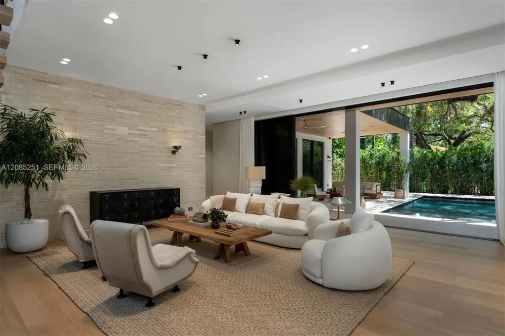 418 Castania Ave Coral Gables, FL 33146