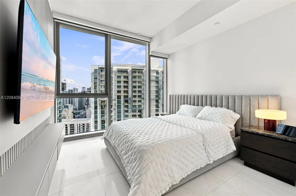 300 Biscayne Blvd Way #3908 Miami, FL 33131