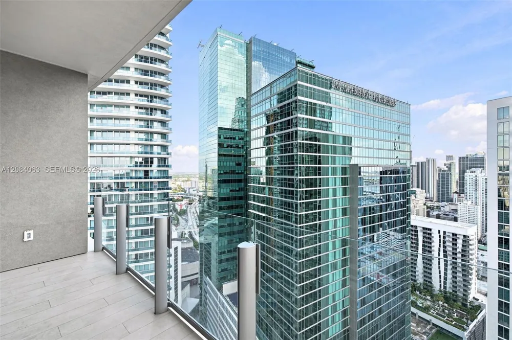 300 Biscayne Blvd Way #3908 Miami, FL 33131