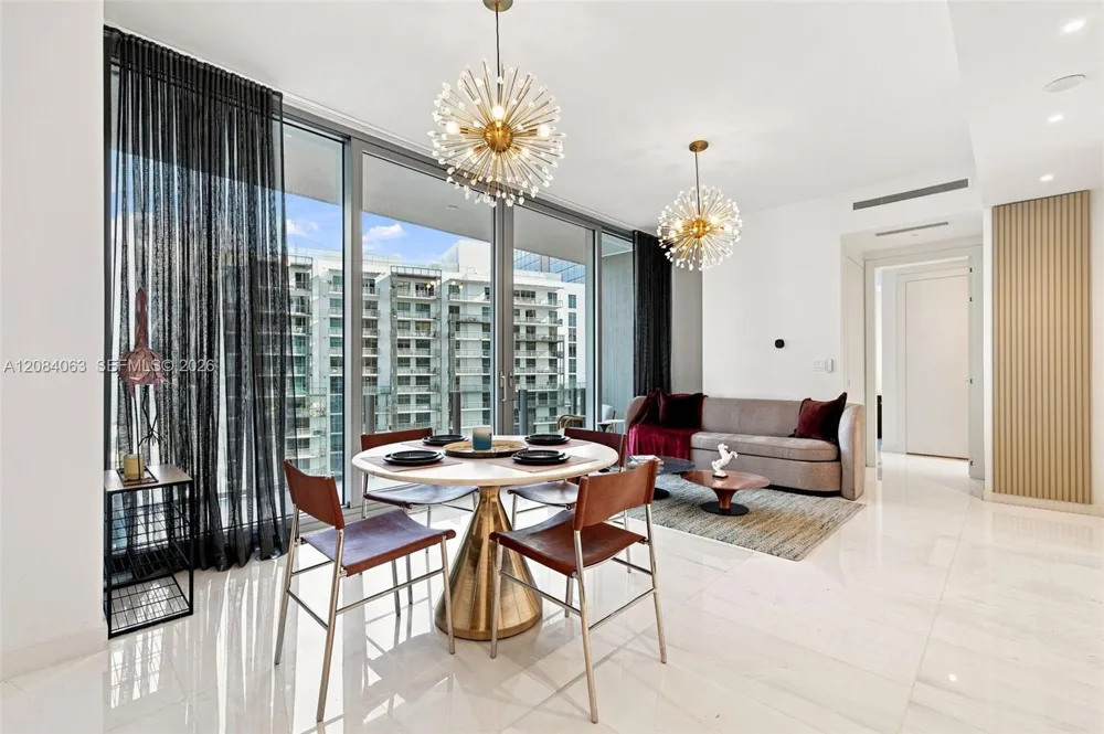300 Biscayne Blvd Way #3908 Miami, FL 33131