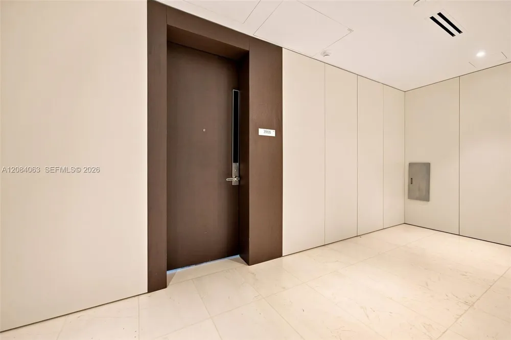 300 Biscayne Blvd Way #3908 Miami, FL 33131