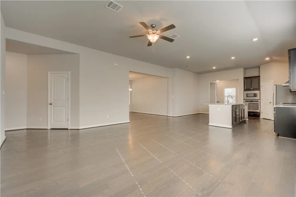 2504 Hat Bender Loop Round Rock, TX 78664