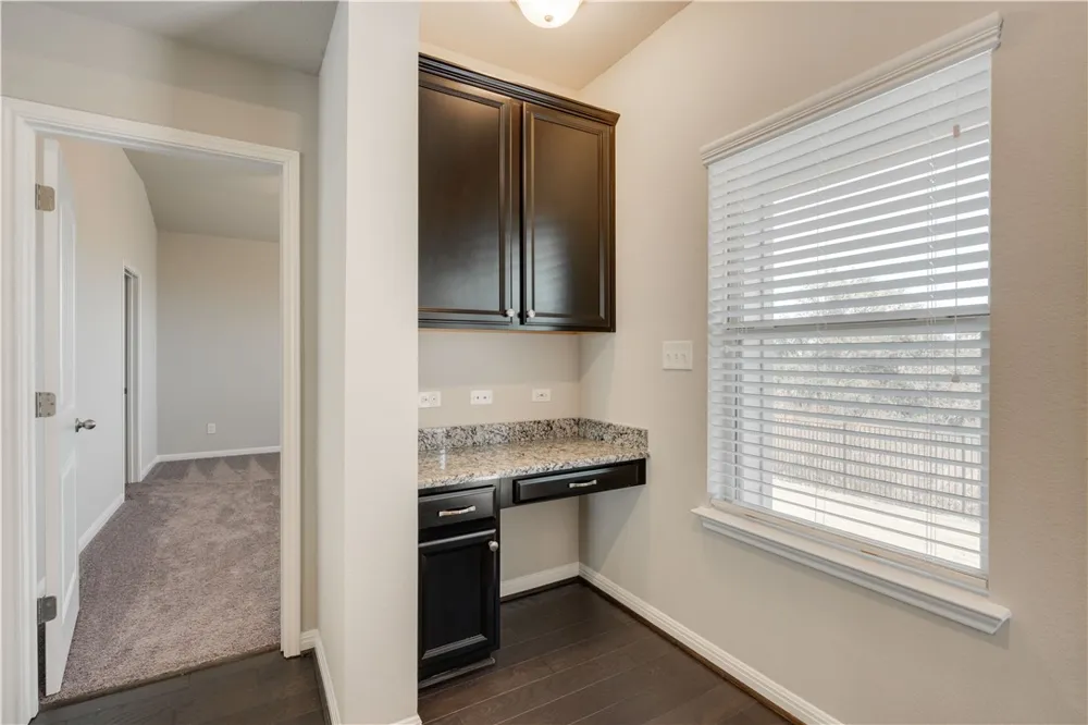 2504 Hat Bender Loop Round Rock, TX 78664