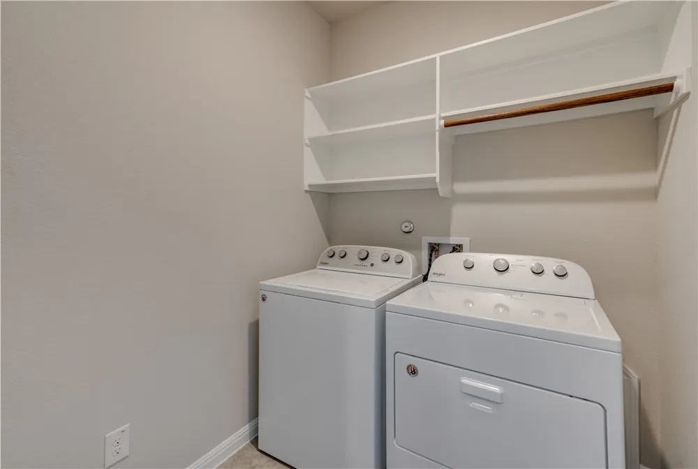 2504 Hat Bender Loop Round Rock, TX 78664