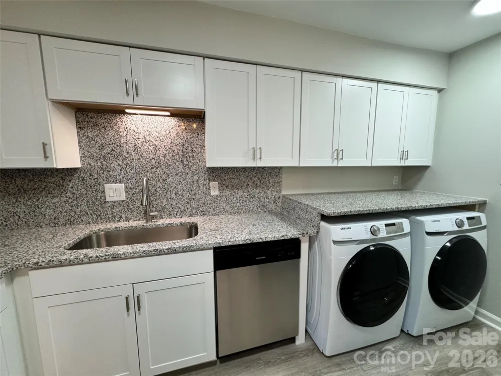 1906 Mereview Court #8 Charlotte, NC 28210