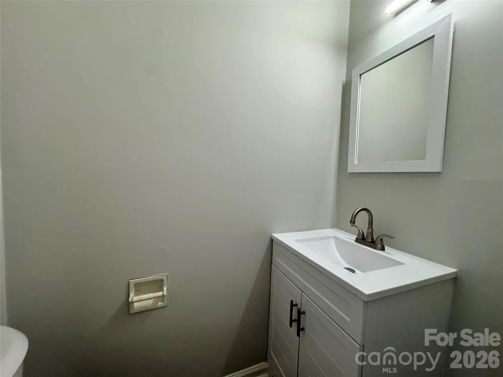1906 Mereview Court #8 Charlotte, NC 28210