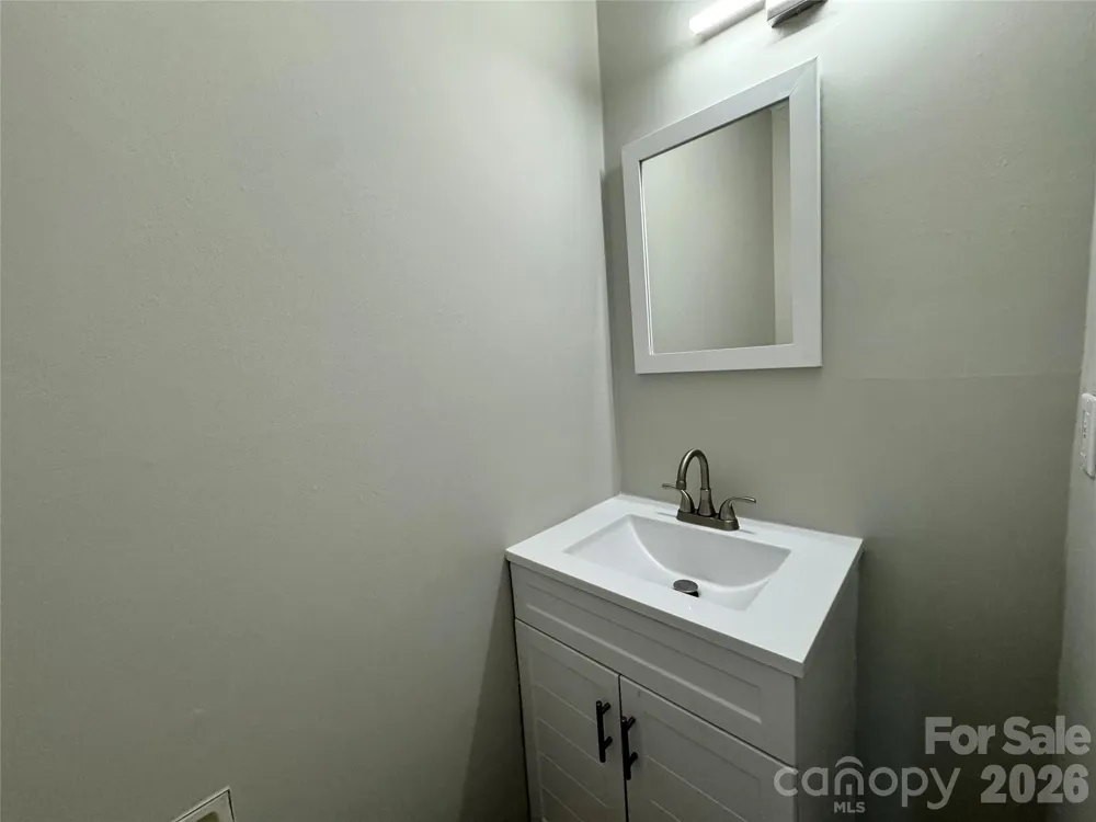 1906 Mereview Court #8 Charlotte, NC 28210