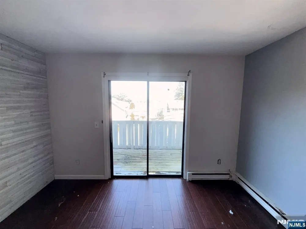 208 Maxim Drive Hopatcong, NJ 07843
