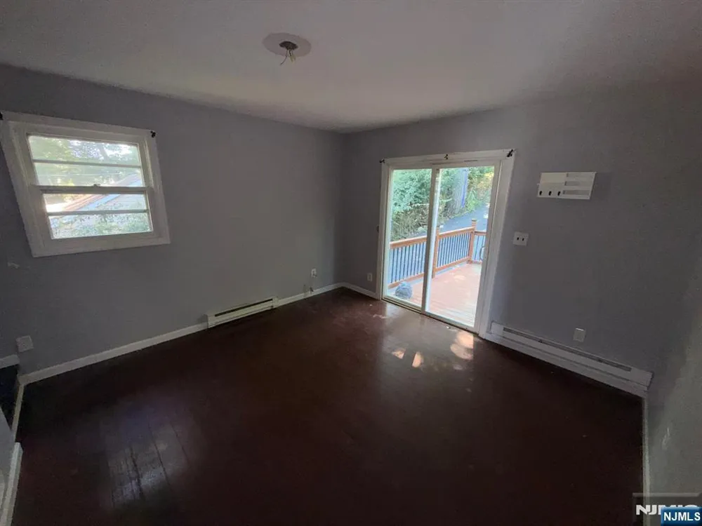 208 Maxim Drive Hopatcong, NJ 07843