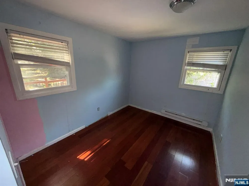 208 Maxim Drive Hopatcong, NJ 07843