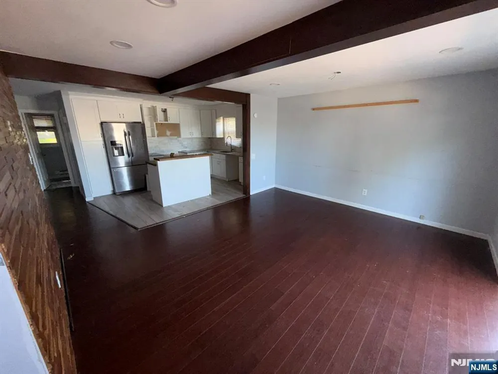 208 Maxim Drive Hopatcong, NJ 07843